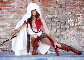 Lindsay Elyse is the girl you’d want to have. But you won’t.