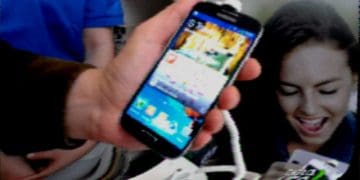 YouTube introduces “tape mode” to celebrate 57 years of cassette recording